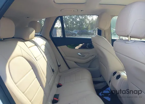 2020 Mercedes-Benz Glc 300 z USA, uszkodzony, nr VIN W1N0G8DB1LF824864